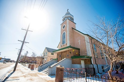 MIKAELA MACKENZIE / WINNIPEG FREE PRESS

The Valiant Theatre space, which is in a church at the corner of Logan Avenue and Fountain Street, in Winnipeg on Tuesday, April 26, 2022. For Janine LeGal story.
Winnipeg Free Press 2022.