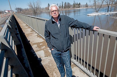 JOHN WOODS / WINNIPEG FREE PRESS
Ralph Groening, Reeve of RM Morris, is photographed as crews prepare the town dike in case water levels dictate closure of the dike in Morris Tuesday, April 26, 2022. 

Re: