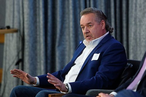 MIKE DEAL / WINNIPEG FREE PRESS
Todd Leroy, vp manufacturing at Loewen, speaks during the Canadian Manufactures and Exporters (CME) annual meeting at the Norwood Hotel, 112 Marion Street, Wednesday morning.
See Martin Cash story
220427 - Wednesday, April 27, 2022.