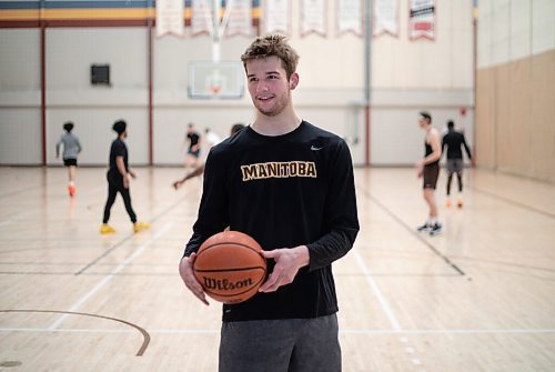 JESSICA LEE / WINNIPEG FREE PRESS

University of Manitoba Forward Simon Hildebrandt is photographed during scrimmage at IG Athletic Centre on April 26, 2022.

Reporter: Mike S.