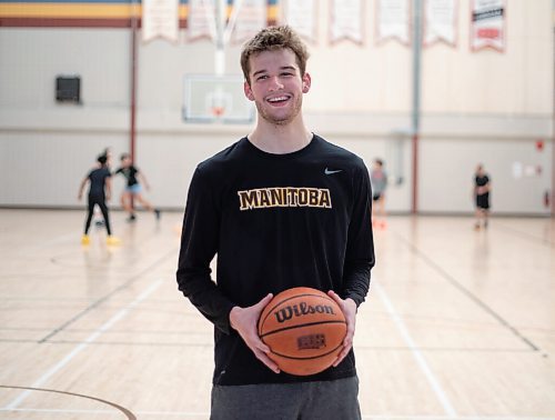 JESSICA LEE / WINNIPEG FREE PRESS

University of Manitoba Forward Simon Hildebrandt is photographed during scrimmage at IG Athletic Centre on April 26, 2022.

Reporter: Mike S.