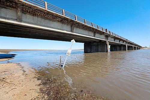 RUTH BONNEVILLE / WINNIPEG FREE PRESS

Local - Floodway with water

Photo of PR 200 (St. Mary's Rd. South) bridge over the floodway just south of Courchaine Rd,.


April 27th,  2022

