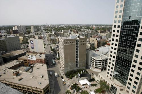 MIKE.DEAL@FREEPRESS.MB.CA 100819 - Thursday, August 19, 2010 -  A skyline view down Notre Dame from the top of the RBC Building on Portage Ave. in Winnipeg's Downtown. MIKE DEAL / WINNIPEG FREE PRESS