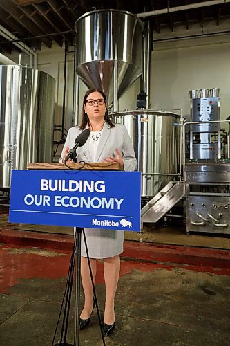 MIKE DEAL / WINNIPEG FREE PRESS
Premier Heather Stefanson announces the creation of a venture capital fund during an announcement at Torque Brewing, 330-830 King Edward Street, Friday morning.
See Martin Cash story
220429 - Friday, April 29, 2022.