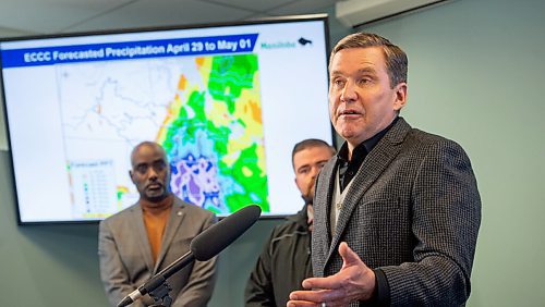 Mike Sudoma/Winnipeg Free Press
Transportation and Infrastructure Minister Doyle Piwniuk speaks to media regarding the 2022 flood forecast during a press conference held at the Hydrologic Forecast Centre Friday afternoon.
April 19, 2022