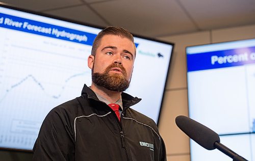 Mike Sudoma/Winnipeg Free Press
Assistant deputy minister, Johanu Botha, speaks to media during a press conference regarding the 2022 flood forecast at the Hydrologic Forecast Centre Friday afternoon.
April 19, 2022