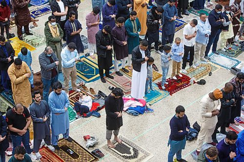 MIKE DEAL / WINNIPEG FREE PRESS
The 2022 Eid celebration at the RBC Convention Centre attracted so many people that they held a second prayer as the third floor hall that was booked was overflowing. 
220502 - Monday, May 02, 2022.