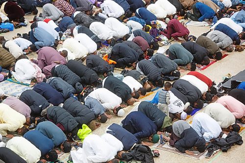 MIKE DEAL / WINNIPEG FREE PRESS
The 2022 Eid celebration at the RBC Convention Centre attracted so many people that they held a second prayer as the third floor hall that was booked was overflowing. 
220502 - Monday, May 02, 2022.