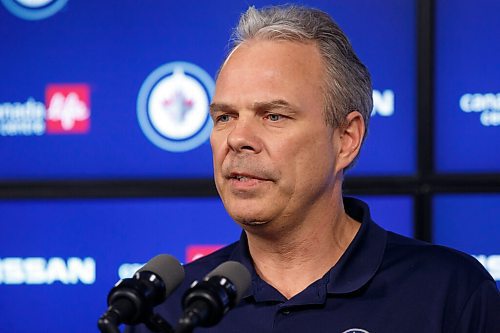 MIKE DEAL / WINNIPEG FREE PRESS
Winnipeg Jets GM Kevin Cheveldayoff speaks to the media the day after the 2022 regular season ended.
220502 - Monday, May 02, 2022.