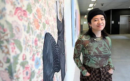 RUTH BONNEVILLE / WINNIPEG FREE PRESS

ENT - u of m art

Portrait of University of Manitoba graduate, Abby Gatbonton, from the Honours Studio and Design programs with her work in the BFA Exhibition inside the ARTlab.  



Ben Waldman story on BFA Honours exhibition
 
May 2nd,  2022
