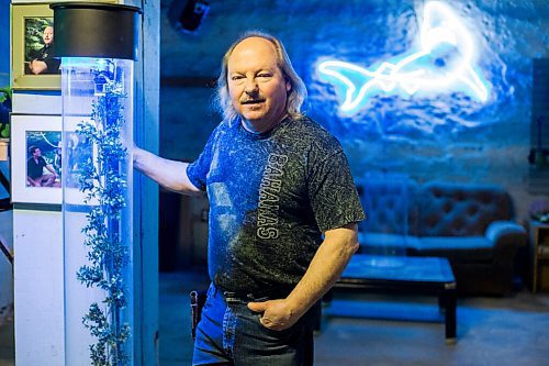 MIKAELA MACKENZIE / WINNIPEG FREE PRESS

Rick Banack, owner of Environmental Aquatic Services, poses for a portrait in his space in Winnipeg on Tuesday, May 3, 2022. For Dave Sanderson story.
Winnipeg Free Press 2022.