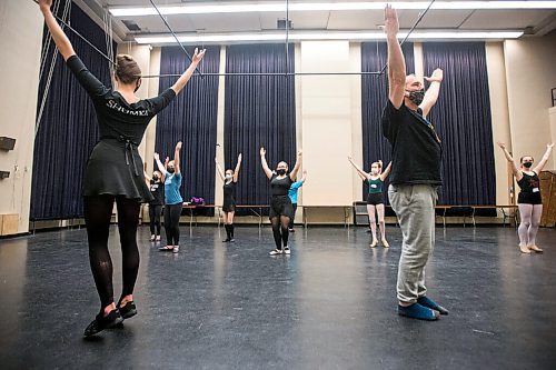 MIKAELA MACKENZIE / WINNIPEG FREE PRESS

Annika Dobko (left) and Vincent Rees lead a Whirlwind Workshop for 12-15 year olds in advance of Shumka on Tour at the Centennial Concert Hall in Winnipeg on Wednesday, May 4, 2022. Standup.
Winnipeg Free Press 2022.