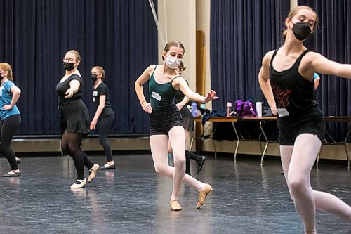 MIKAELA MACKENZIE / WINNIPEG FREE PRESS

Abby Sigurdson, 12, dances in a Whirlwind Workshop in advance of Shumka on Tour at the Centennial Concert Hall in Winnipeg on Wednesday, May 4, 2022. Standup.
Winnipeg Free Press 2022.