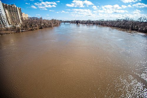 MIKAELA MACKENZIE / WINNIPEG FREE PRESS

The section of the river where the sewage discharges into, south of Chief Peguis Trail, in Winnipeg on Wednesday, May 4, 2022. For Joyanne story.
Winnipeg Free Press 2022.