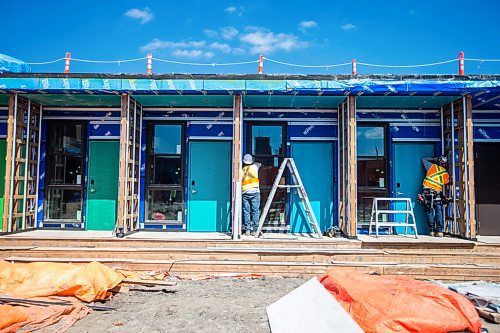 MIKAELA MACKENZIE / WINNIPEG FREE PRESS

The construction site of Astum Api Niikinaahk, a low-barrier affordable housing project, in Winnipeg on Thursday, May 5, 2022. For Joyanne story.
Winnipeg Free Press 2022.