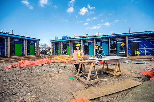 MIKAELA MACKENZIE / WINNIPEG FREE PRESS

Melissa Stone, a co-ordinator for Astum Api Niikinaahk, poses for a portrait at the low-barrier affordable housing project construction site in Winnipeg on Thursday, May 5, 2022. For Joyanne story.
Winnipeg Free Press 2022.