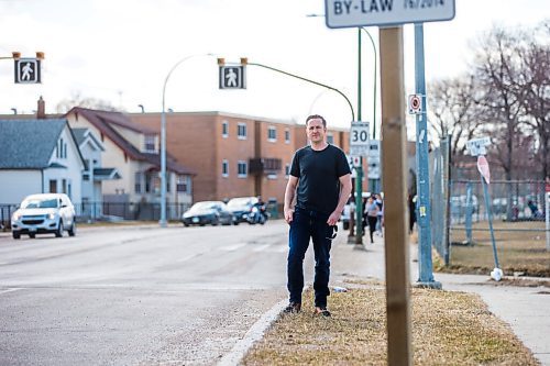 MIKAELA MACKENZIE / WINNIPEG FREE PRESS

Ian Walker, chair of safe speeds Winnipeg, poses for a portrait on Talbot (in an area where many photo radar tickets are given out) in Winnipeg on Wednesday, May 4, 2022. For Katrina story.
Winnipeg Free Press 2022.