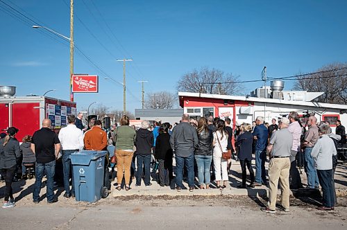 JESSICA LEE / WINNIPEG FREE PRESS

Scott Gillingham speaks at his mayoral campaign launch at St. James Burger & Chip Co. on May 5, 2022.

Reporter: Katlyn Streilein

