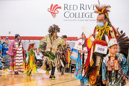 MIKAELA MACKENZIE / WINNIPEG FREE PRESS

The RRC Polytech graduation Pow Wow in Winnipeg on Friday, May 6, 2022. For Malak Abas story.
Winnipeg Free Press 2022.