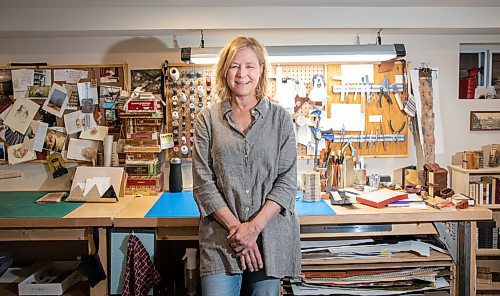 JESSICA LEE / WINNIPEG FREE PRESS

Deb Frances, a book artist, poses for a photo in her home studio on May 9, 2022.

Reporter: Brenda Suderman


