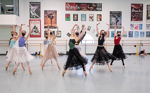 JESSICA LEE / WINNIPEG FREE PRESS

Royal Winnipeg Ballet dancers are photographed during a rehearsal for Cinderella on May 6, 2022. 

Reporter: Jen Zoratti

