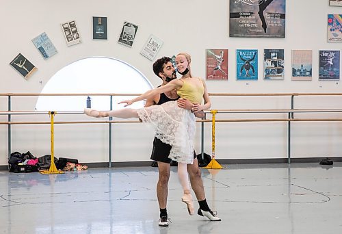 JESSICA LEE / WINNIPEG FREE PRESS

Royal Winnipeg Ballet dancers soloist Elizabeth Lamont and second soloist Stephan Azulay are photographed during a rehearsal on May 6, 2022.

Reporter: Jen Zoratti


