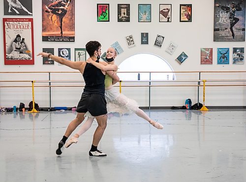 JESSICA LEE / WINNIPEG FREE PRESS

Royal Winnipeg Ballet dancers soloist Elizabeth Lamont and second soloist Stephan Azulay are photographed during a rehearsal on May 6, 2022.

Reporter: Jen Zoratti


