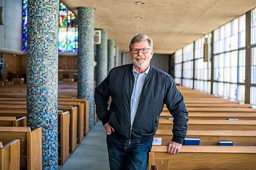 MIKAELA MACKENZIE / WINNIPEG FREE PRESS

Andrew Thomson, the Rectors Warden, poses for a portrait at St Georges Anglican Church (which is completely without MTS phone service right now) in Winnipeg on Tuesday, May 10, 2022. For Kevin story.
Winnipeg Free Press 2022.