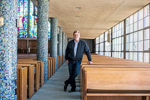 MIKAELA MACKENZIE / WINNIPEG FREE PRESS

Andrew Thomson, the Rectors Warden, poses for a portrait at St Georges Anglican Church (which is completely without MTS phone service right now) in Winnipeg on Tuesday, May 10, 2022. For Kevin story.
Winnipeg Free Press 2022.