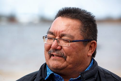 MIKE DEAL / WINNIPEG FREE PRESS
Peguis First Nation Chief Glenn Hudson during a quick interview between meetings Tuesday morning.
Residents of Peguis FN who have not fled the rising water had a small reprieve Tuesday, which has allowed them to add protection to various locations and attempt to get basements emptied of water. The forecast doesn't look good towards the end of the week with days of rain on the way.
See Malak Abas story
220510 - Tuesday, May 10, 2022.