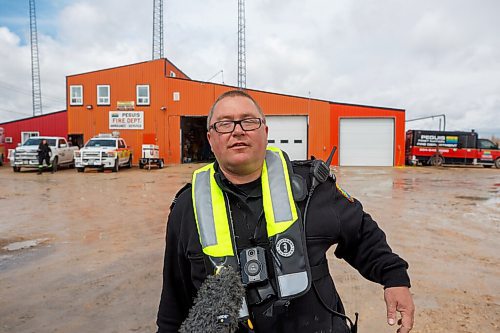 MIKE DEAL / WINNIPEG FREE PRESS
Stefan Zueff, ambulance superintendent with the Fisher Ambulance Service at Peguis FN.
Residents of Peguis FN who have not fled the rising water had a small reprieve Tuesday, which has allowed them to add protection to various locations and attempt to get basements emptied of water. The forecast doesn't look good towards the end of the week with days of rain on the way.
See Malak Abas story
220510 - Tuesday, May 10, 2022.