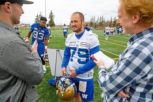 MIKE DEAL / WINNIPEG FREE PRESS
Winnipeg Blue Bombers Tom Hackett (79) during a scrum with media after the first day of rookie camp at the practice field at the UofM Wednesday.
220511 - Wednesday, May 11, 2022.