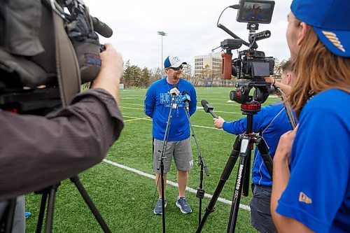 MIKE DEAL / WINNIPEG FREE PRESS
Winnipeg Blue Bombers head coach Mike O'Shea during a scrum with media after first day of rookie camp at the practice field at the UofM Wednesday.
220511 - Wednesday, May 11, 2022.