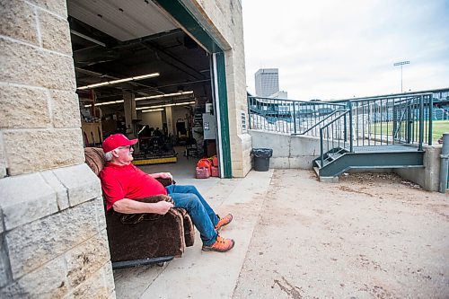 MIKAELA MACKENZIE / WINNIPEG FREE PRESS

Goldeyes groundskeeper Don Ferguson demonstrates his viewing position from his easy chair at Shaw Park in Winnipeg on Wednesday, May 11, 2022. For Ben Waldman story.
Winnipeg Free Press 2022.