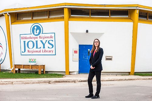 MIKAELA MACKENZIE / WINNIPEG FREE PRESS

Nicole Grégoire, head librarian of the Bibliothèque Régionale Jolys Regional Library, poses for a portrait outside of the library in St. Pierre-Jolys on Thursday, May 12, 2022. The local school division is planning to evict the regional library  a community hub which has been housed in a round building attached to the local French immersion school since 1968  due to enrolment pressures. For Maggie Macintosh story.
Winnipeg Free Press 2022.