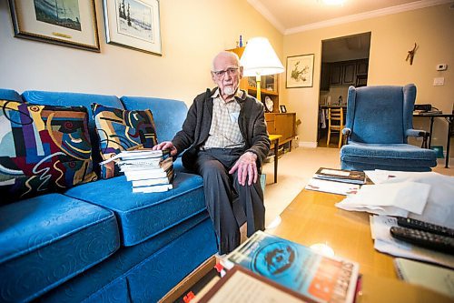 MIKAELA MACKENZIE / WINNIPEG FREE PRESS

Rev. Gordon Toombs, who has been ordained as a United Church of Canada minister for 75 years, poses for a portrait in his room at The Wellington in Winnipeg on Thursday, May 12, 2022. For Brenda story.
Winnipeg Free Press 2022.