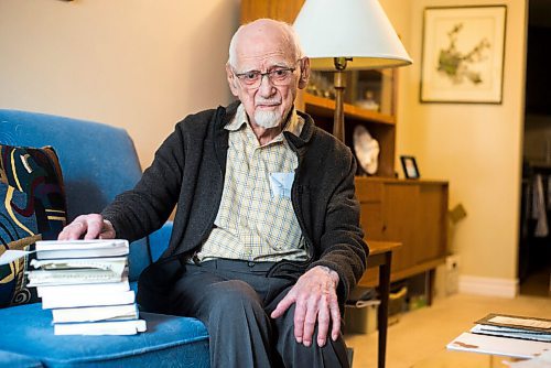 MIKAELA MACKENZIE / WINNIPEG FREE PRESS

Rev. Gordon Toombs, who has been ordained as a United Church of Canada minister for 75 years, poses for a portrait in his room at The Wellington in Winnipeg on Thursday, May 12, 2022. For Brenda story.
Winnipeg Free Press 2022.