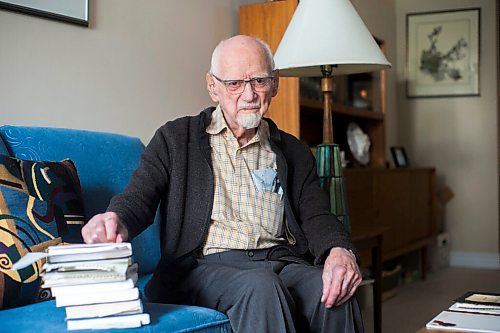 MIKAELA MACKENZIE / WINNIPEG FREE PRESS

Rev. Gordon Toombs, who has been ordained as a United Church of Canada minister for 75 years, poses for a portrait in his room at The Wellington in Winnipeg on Thursday, May 12, 2022. For Brenda story.
Winnipeg Free Press 2022.