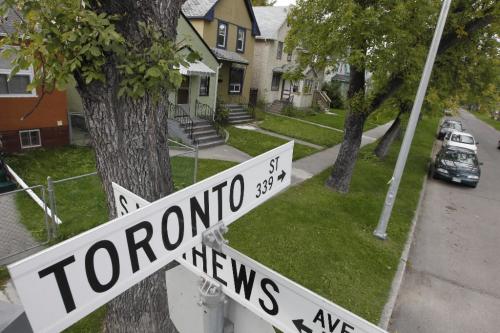 BORIS.MINKEVICH@FREEPRESS.MB.CA  100915 BORIS MINKEVICH / WINNIPEG FREE PRESS Toronto Street high angle street sign.