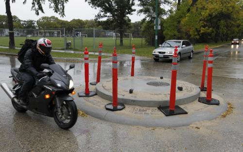 BORIS.MINKEVICH@FREEPRESS.MB.CA  100916 BORIS MINKEVICH / WINNIPEG FREE PRESS Roundabouts being built on Grosvenor Ave. & Lanark Street