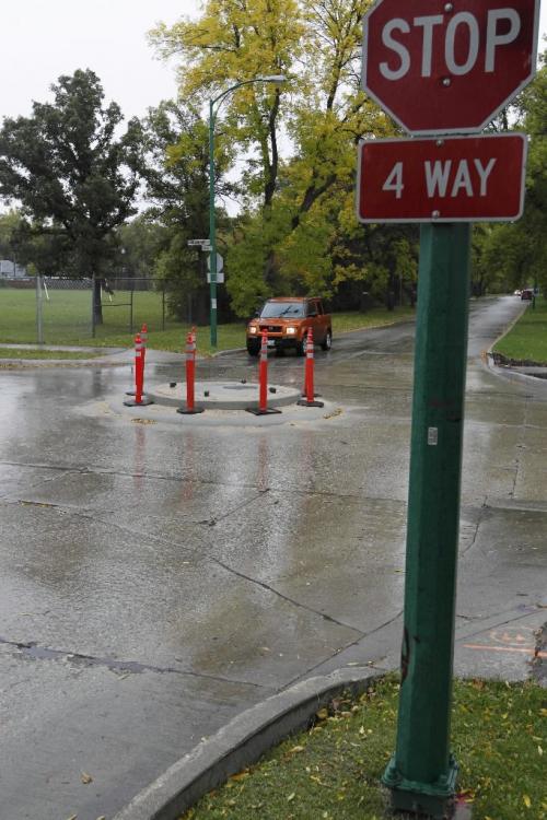 BORIS.MINKEVICH@FREEPRESS.MB.CA  100916 BORIS MINKEVICH / WINNIPEG FREE PRESS Roundabouts being built on Grosvenor Ave. & Lanark Street