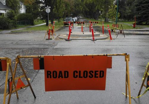 BORIS.MINKEVICH@FREEPRESS.MB.CA  100916 BORIS MINKEVICH / WINNIPEG FREE PRESS Roundabouts being built on Grosvenor Ave. & Brock Street