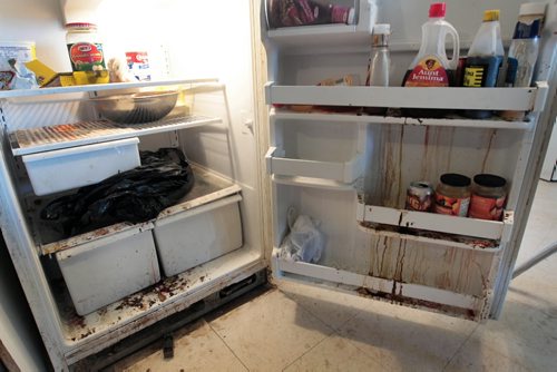 JOE.BRYKSA@FREEPRESS.MB.CA NO RUNNING WATER FEATURE-(See Helen's story)  - The  family fridge in the Harper home in St.Theresa Point First Nation. Lack of running water makes simple day-to-day cleaning difficult.  - July 2010, - JOE BRYKSA/WINNIPEG FREE PRESS