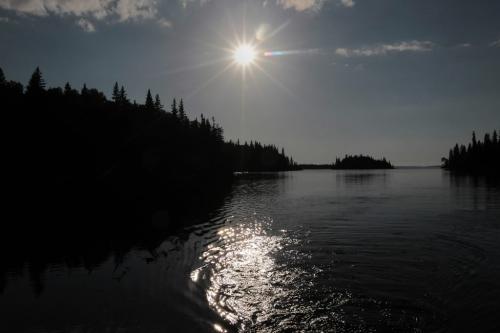 JOE.BRYKSA@FREEPRESS.MB.CA NO RUNNING WATER FEATURE-(See Helen's story)  -  Picture-perfect beauty of Island Lake near the Garden Hill First Nation- July 2010, - JOE BRYKSA/WINNIPEG FREE PRESS
