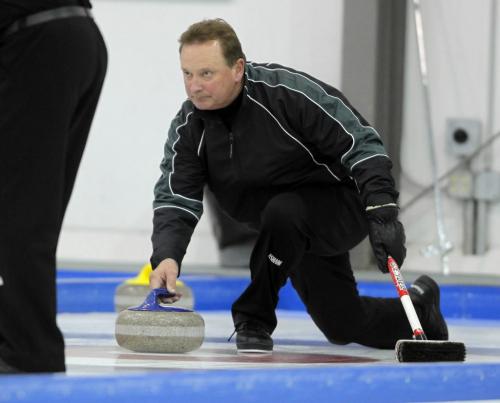 BORIS.MINKEVICH@FREEPRESS.MB.CA   BORIS MINKEVICH / WINNIPEG FREE PRESS 101101 McDairmid Senior Mens Bonspiel finals at the Fort Garry Curling Club. Don Nelson vs Kelly Robertson(in photo).