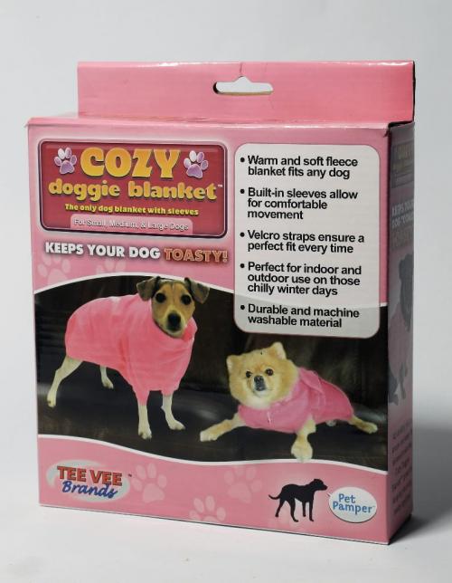 MIKE.DEAL@FREEPRESS.MB.CA 101105 - Friday, November 05, 2010 -  Strange gifts Cozy doggie blanket See Carolin Vesely story MIKE DEAL / WINNIPEG FREE PRESS