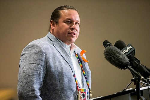 MIKAELA MACKENZIE / WINNIPEG FREE PRESS

Southern Chiefs&#x560;Organization Grand Chief Jerry Daniels calls on the federal government to commission a national inquiry into the sixties scoop in Winnipeg on Monday, Nov. 1, 2021. For JS story.
Winnipeg Free Press 2021.