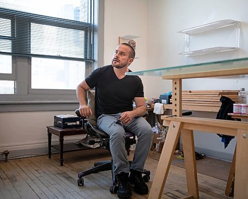 JESSICA LEE / WINNIPEG FREE PRESS

Chris Dorosz is photographed on November 1, 2021 in his studio in downtown Winnipeg. 

Reporter: Alan







