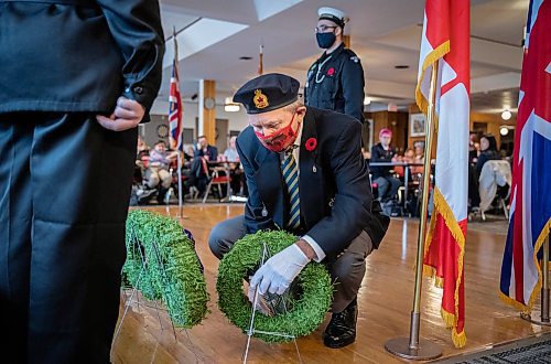 JESSICA LEE / WINNIPEG FREE PRESS

Ron Mazurat places a wreath at Elmwood Legion on November 11, 2021 for Remembrance Day ceremonies.





