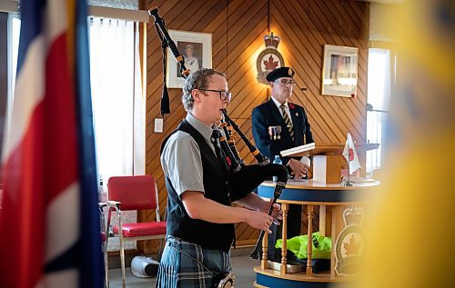 JESSICA LEE / WINNIPEG FREE PRESS

Alex Peden plays bagpipes at Elmwood Legion on November 11, 2021 for Remembrance Day ceremonies. He played Amazing Grace before the laying of the wreaths.









